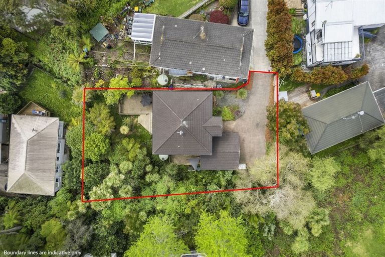 Photo of property in 21a Pavola Grove, Glenfield, Auckland, 0629