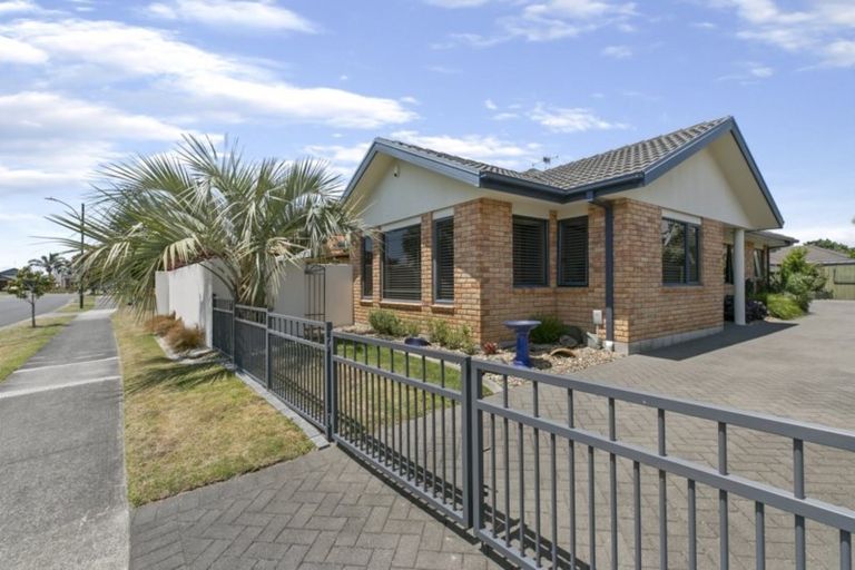 Photo of property in 93 Kahira Crescent, Papamoa Beach, Papamoa, 3118