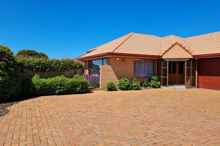 Photo of property in 8 Somerset Lane, Rosedale, Invercargill, 9810