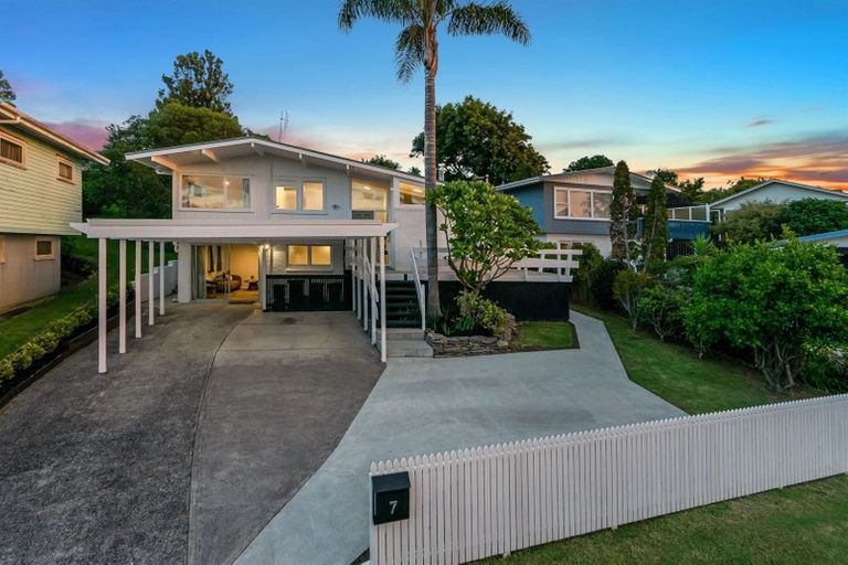 Photo of property in 7 Madison Place, Forrest Hill, Auckland, 0620