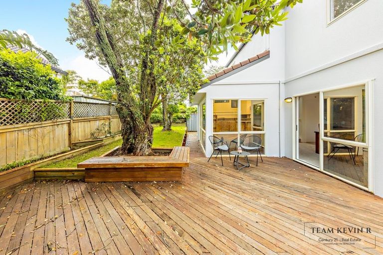 Photo of property in 47b Redoubt Road, Goodwood Heights, Auckland, 2105