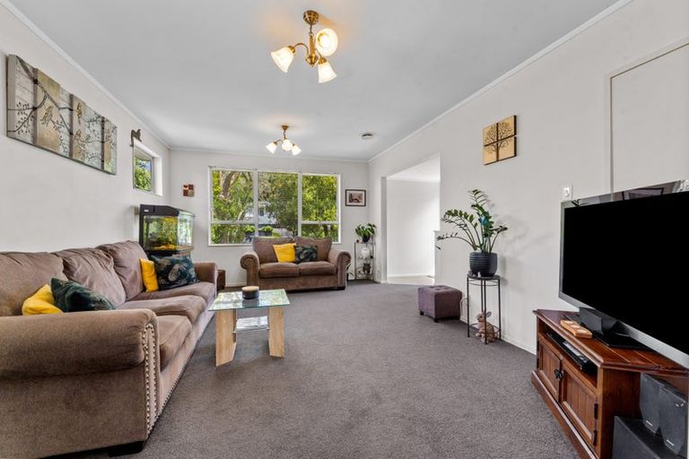 Photo of property in 20 Halberg Street, Glenfield, Auckland, 0629