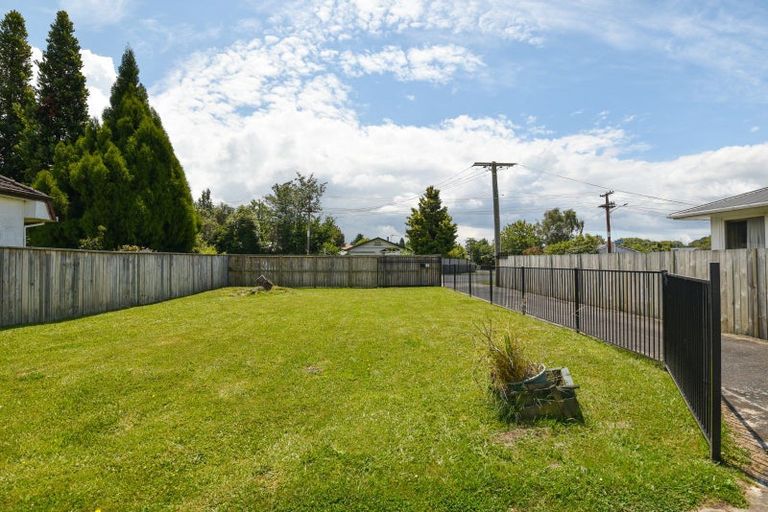 Photo of property in 33a Kawaha Point Road, Fairy Springs, Rotorua, 3015