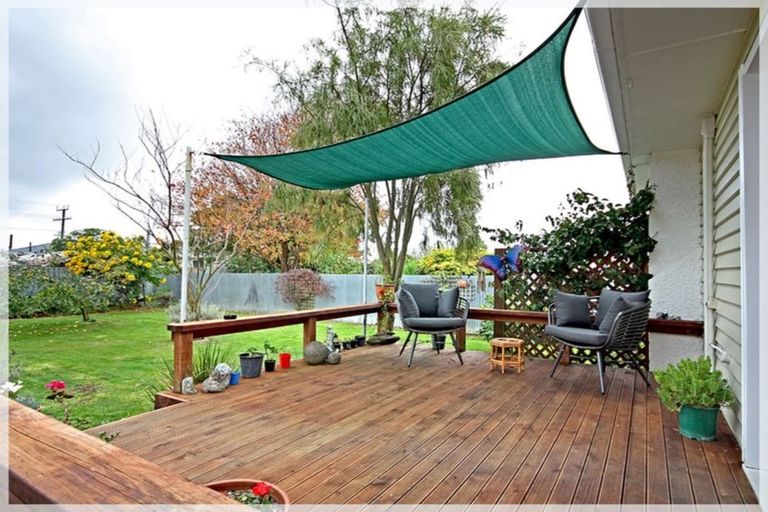 Photo of property in 17 Clyde Street, Levin, 5510