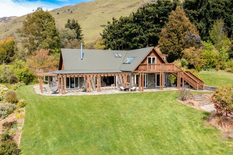 Photo of property in 56 Oak Lane, Wanaka, 9305