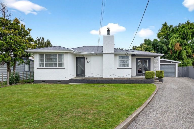Photo of property in 6 Jones Place, Masterton, 5810
