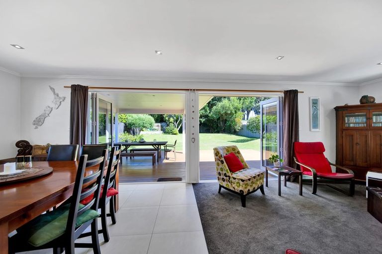 Photo of property in 46 Awanui Street, Merrilands, New Plymouth, 4312