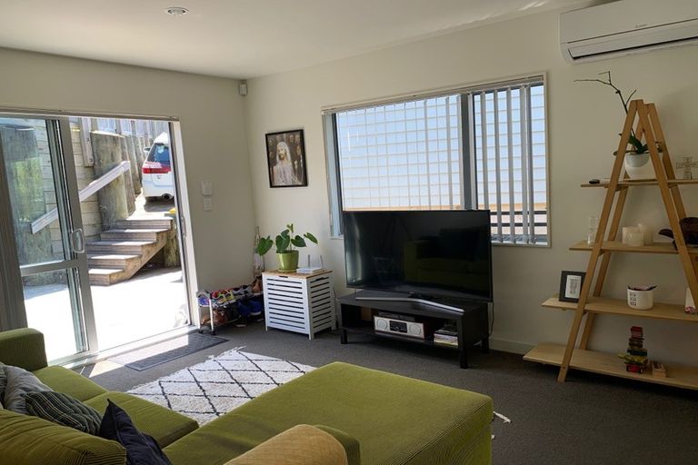 Photo of property in 12a Withers Road, Glen Eden, Auckland, 0602