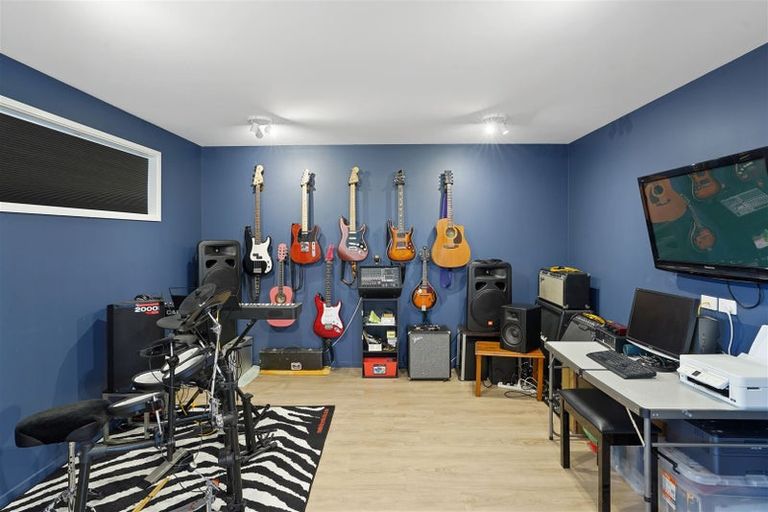 Photo of property in 52 Whitburn Avenue, Halswell, Christchurch, 8025