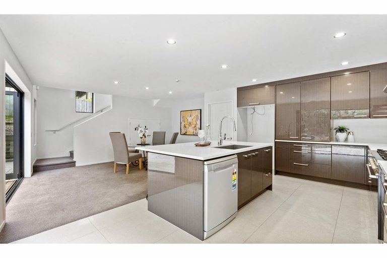Photo of property in 21 Mariners View Road, Beach Haven, Auckland, 0626