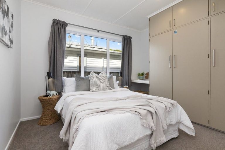 Photo of property in 18 Russell Avenue, Pukekohe, 2120