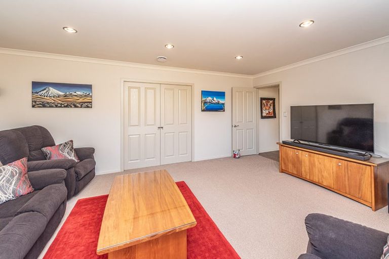 Photo of property in 16 Gilligan Close, College Estate, Whanganui, 4500