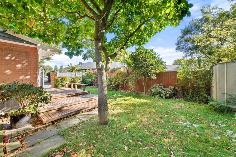 Photo of property in 2/11 Holliss Avenue, Cashmere, Christchurch, 8022