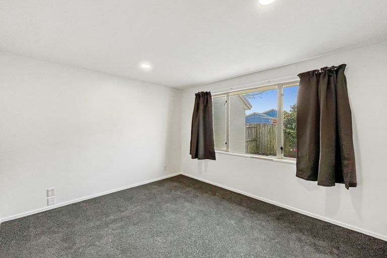 Photo of property in 3/2 Broadbent Street, Riccarton, Christchurch, 8041