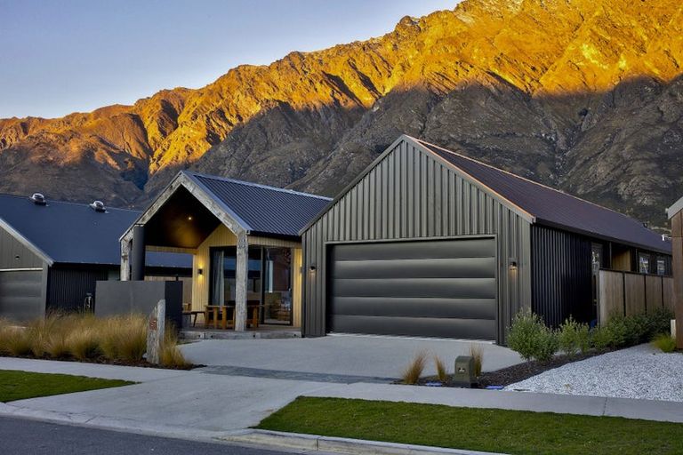 Photo of property in 67 Spur Ridge Rise, Jacks Point, 9371