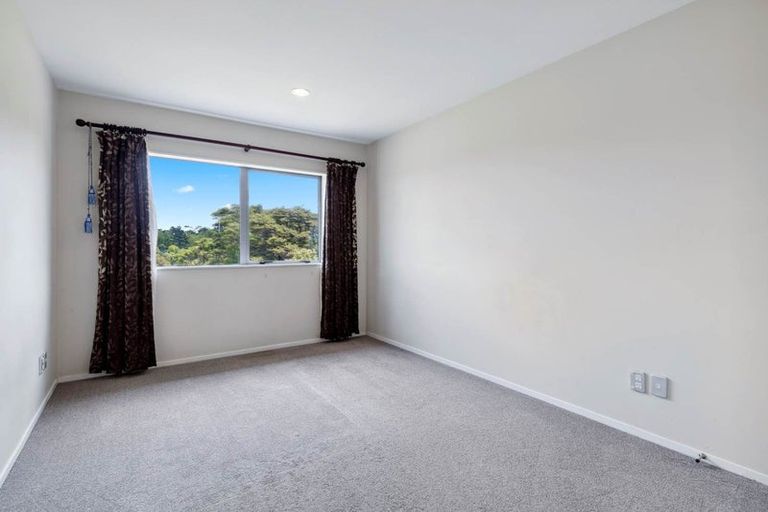 Photo of property in 9 Baker Street, Fairview Heights, Auckland, 0632