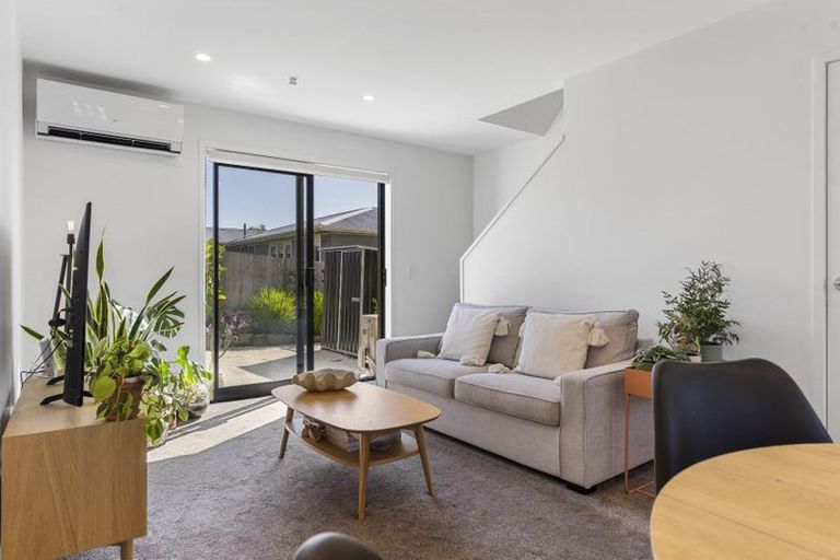 Photo of property in 7/45 Vera Road, Te Atatu South, Auckland, 0610