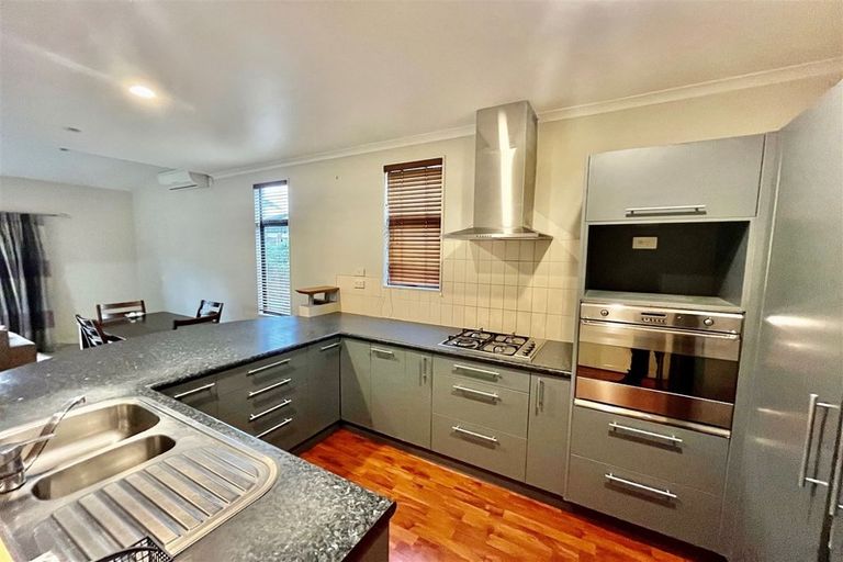 Photo of property in 38 Vinograd Drive, Te Atatu Peninsula, Auckland, 0610