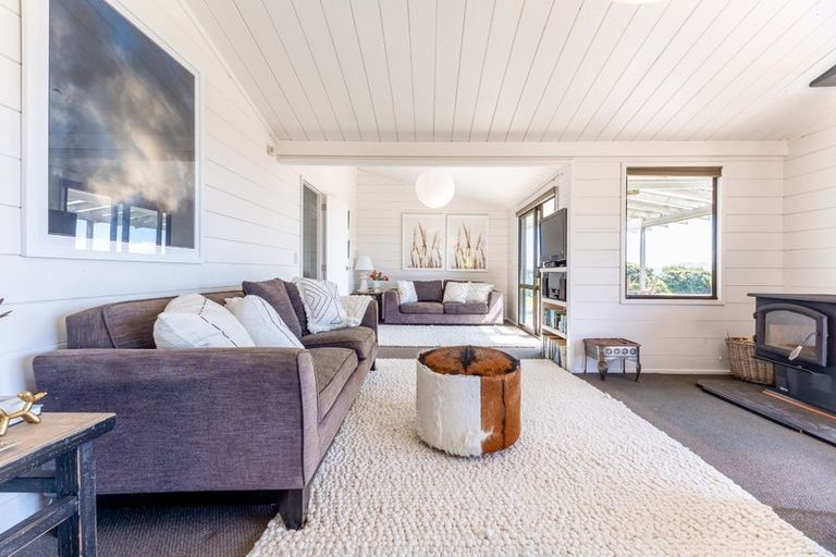 Photo of property in 115 Sims Road, Te Horo Beach, Otaki, 5581