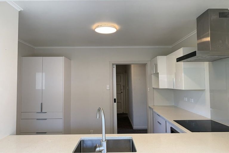 Photo of property in 90 Matipo Road, Te Atatu Peninsula, Auckland, 0610
