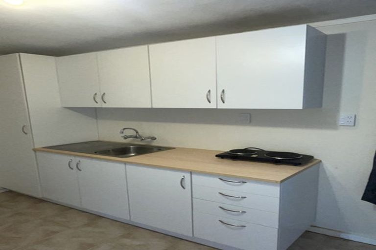 Photo of property in 2 Glenmore Road, Sunnyhills, Auckland, 2010