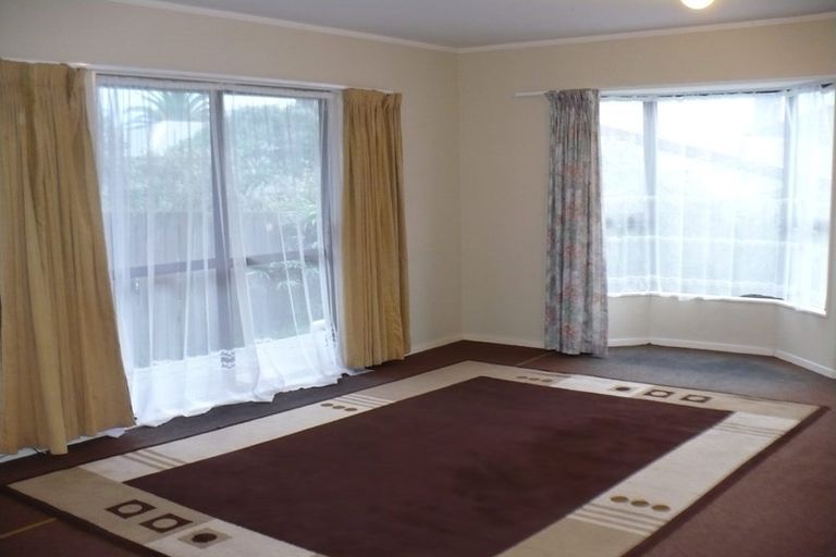 Photo of property in 152 Queens Drive, Lyall Bay, Wellington, 6022