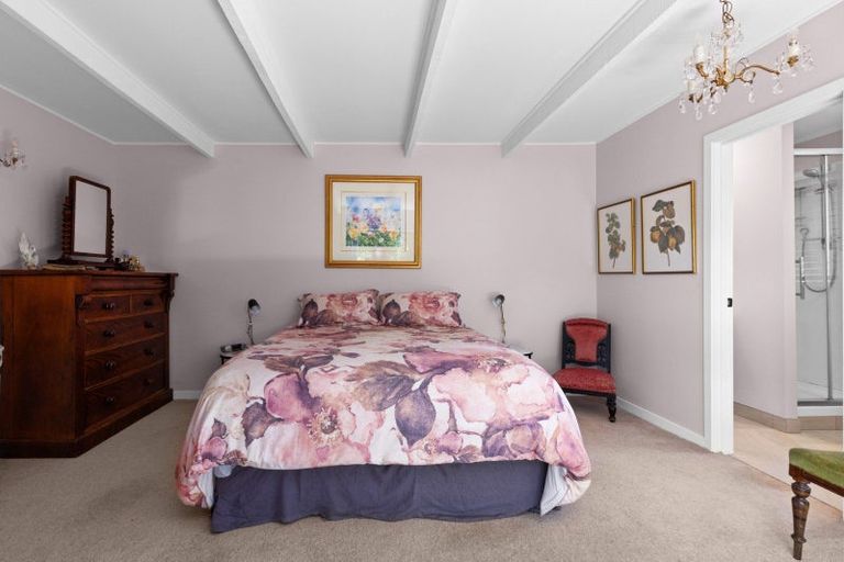 Photo of property in 12 Muritai Crescent, Havelock North, 4130