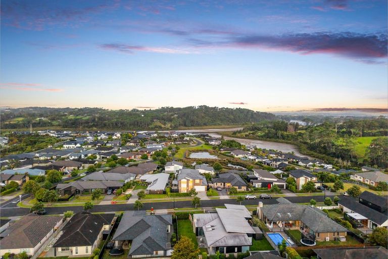 Photo of property in 94 Pohutukawa Parade, Riverhead, 0820