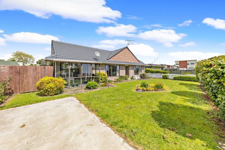 Photo of property in 1/42 Park Estate Road, Rosehill, Papakura, 2113