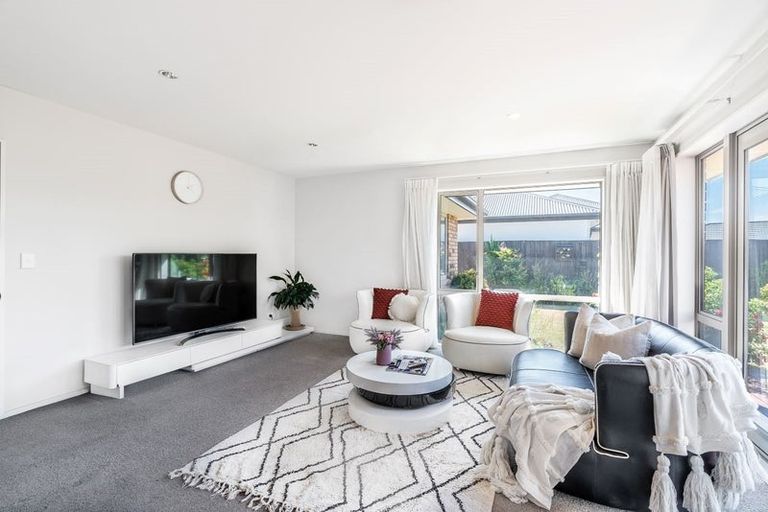 Photo of property in 53 Mcmahon Drive, Aidanfield, Christchurch, 8025