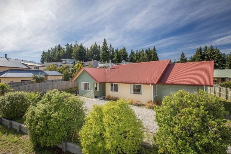 Photo of property in 25 Kings Drive, Wanaka, 9305