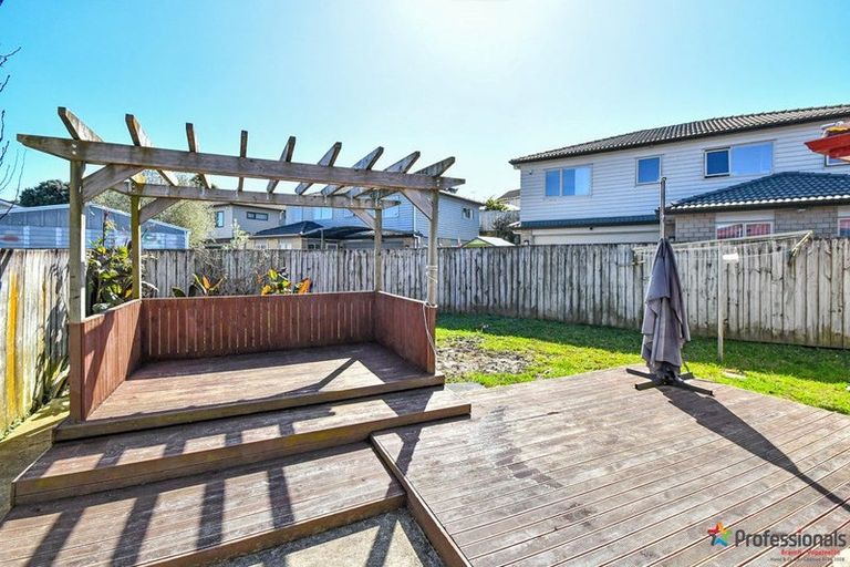 Photo of property in 71a Robert Skelton Place, Clendon Park, Auckland, 2103