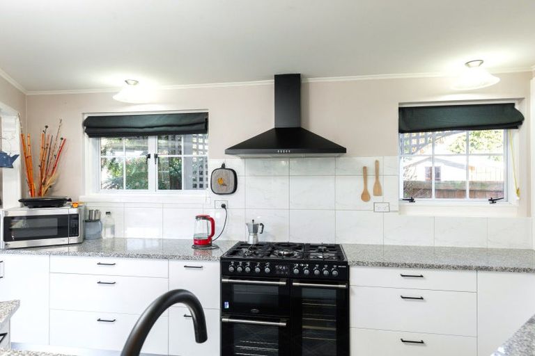 Photo of property in 48 Beach Road, Waikawa, Picton, 7220