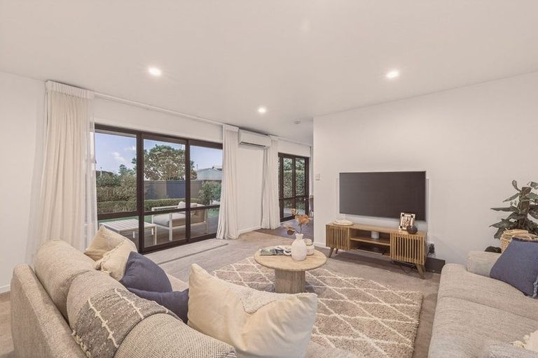 Photo of property in 87 Beachville Road, Redcliffs, Christchurch, 8081