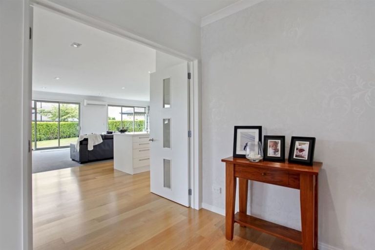 Photo of property in 24 Somerville Crescent, Aidanfield, Christchurch, 8025