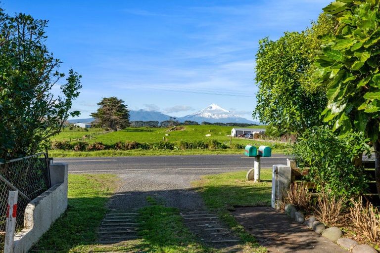 Photo of property in 7091 South Road, Warea, New Plymouth, 4381