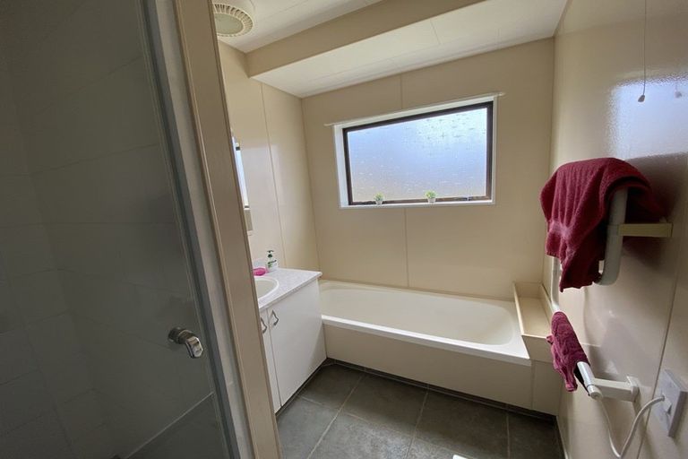 Photo of property in 24 Graham Street, Eltham, 4322