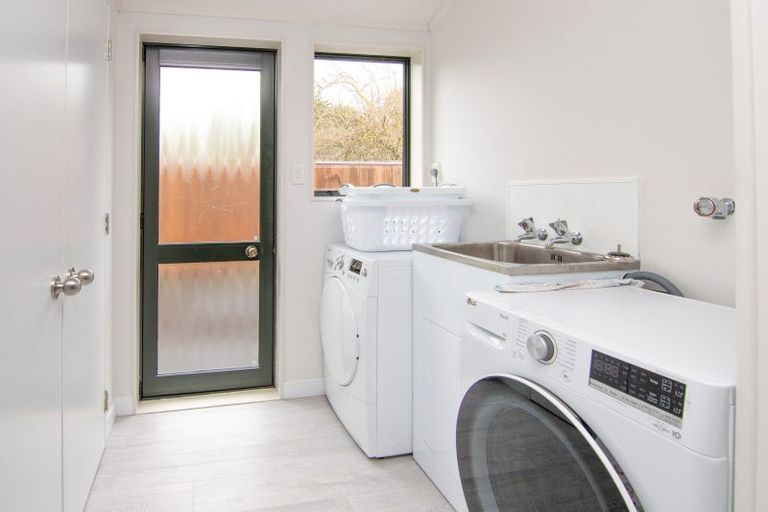 Photo of property in 23 Cashmere Drive, Fitzherbert, Palmerston North, 4410