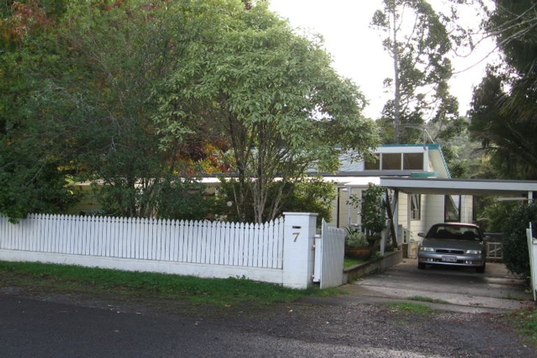 Photo of property in 7 Minnehaha Avenue, Titirangi, Auckland, 0604
