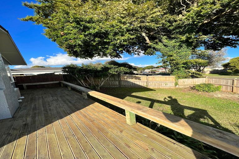 Photo of property in 14 Ronald Place, Manurewa, Auckland, 2102