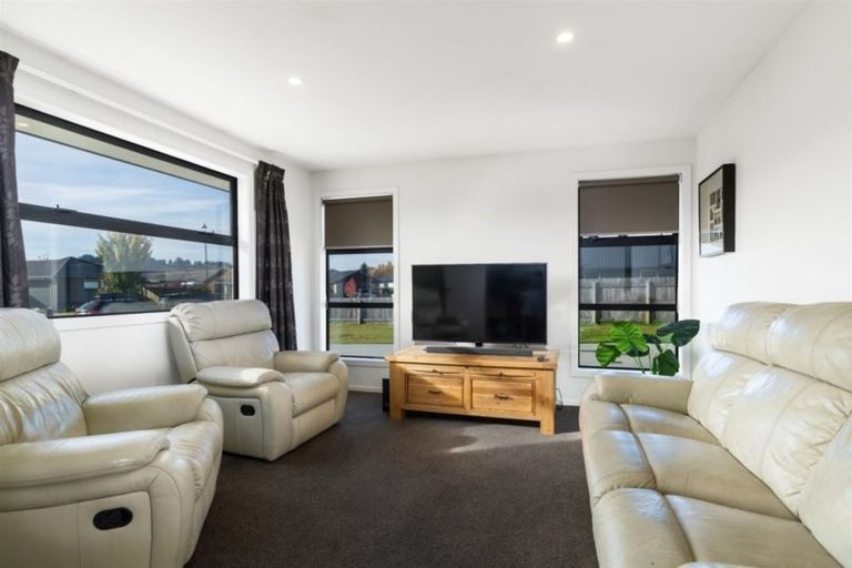 Photo of property in 67 Frye Crescent, Albert Town, Wanaka, 9305