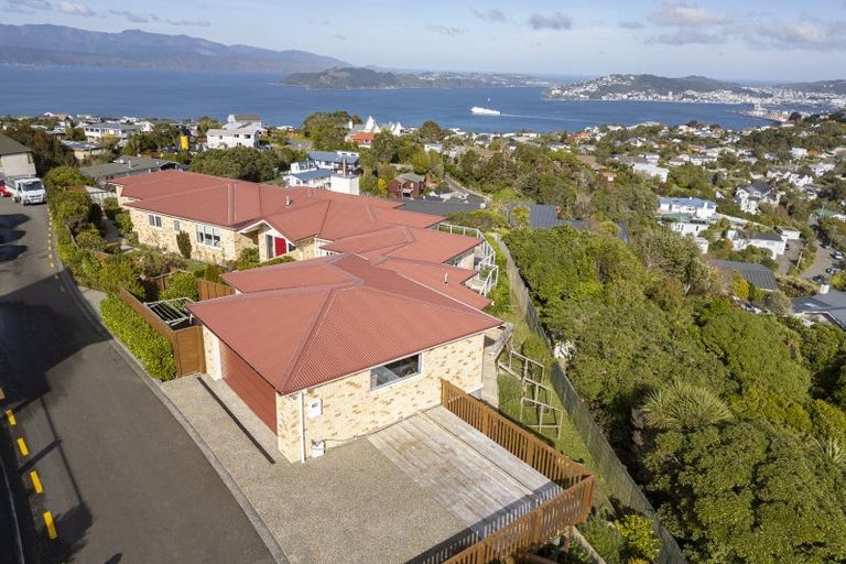 Photo of property in 9 Imran Terrace, Khandallah, Wellington, 6035
