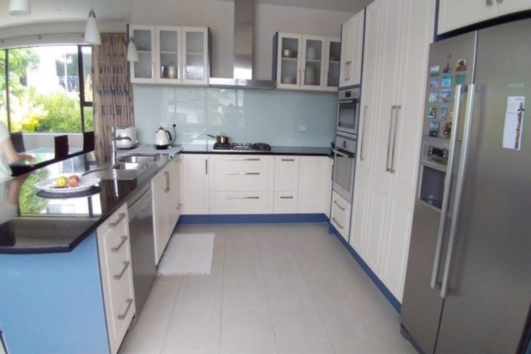 Photo of property in 17 Zara Court, Windsor Park, Auckland, 0632