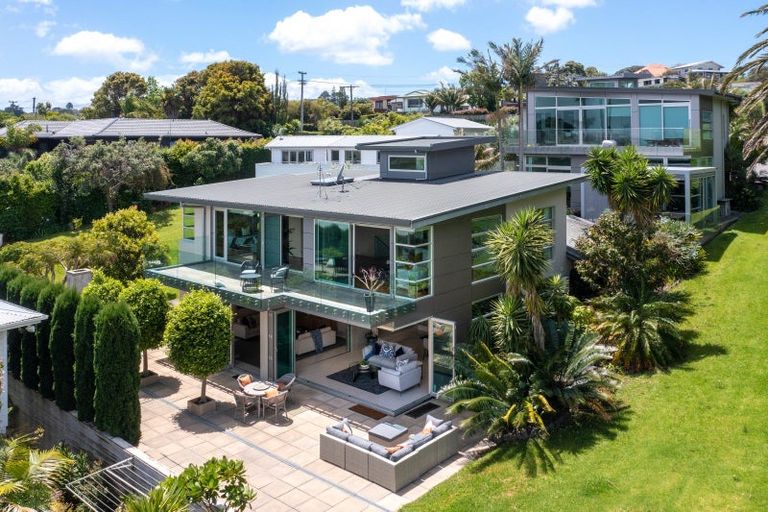 Photo of property in 42a Tindalls Bay Road, Tindalls Beach, Whangaparaoa, 0930