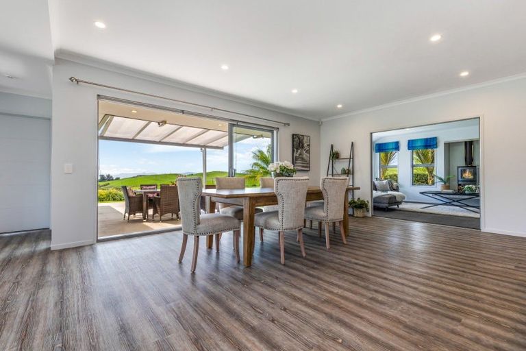 Photo of property in 890 Findlay Road, Pukorokoro / Miranda, Miranda, 2473