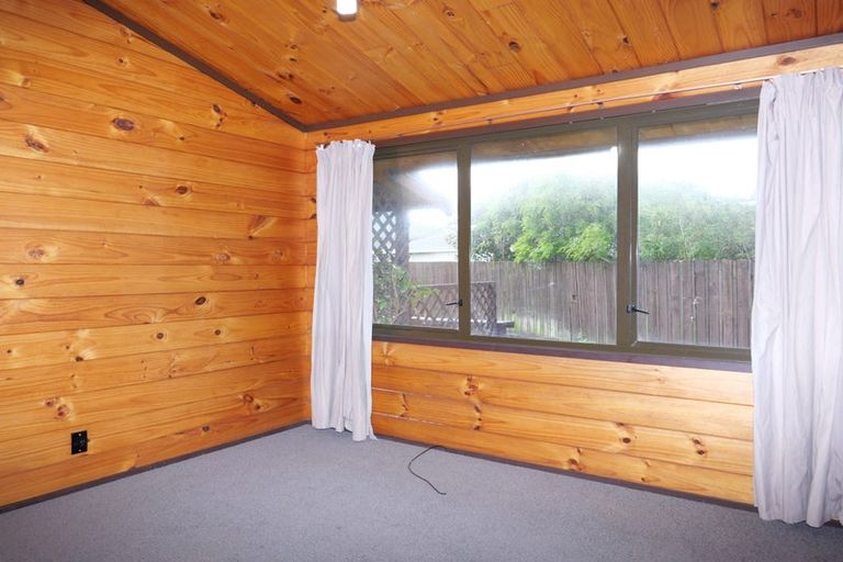 Photo of property in 7 Nugget Grove, Raumati Beach, Paraparaumu, 5032