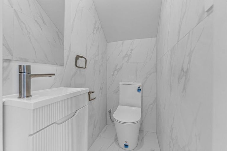 Photo of property in 8d Gardiner Grove, Mangere East, Auckland, 2024