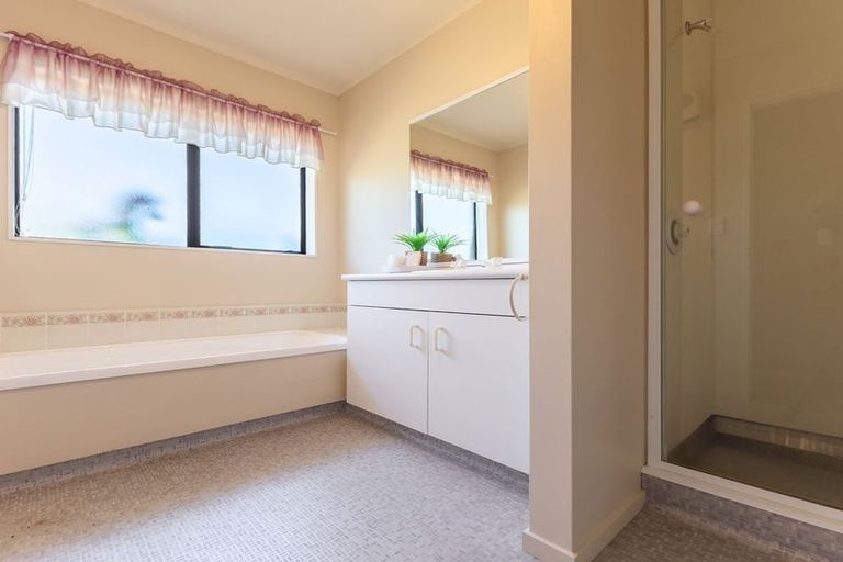 Photo of property in 86 Parata Street, Waikanae, 5036