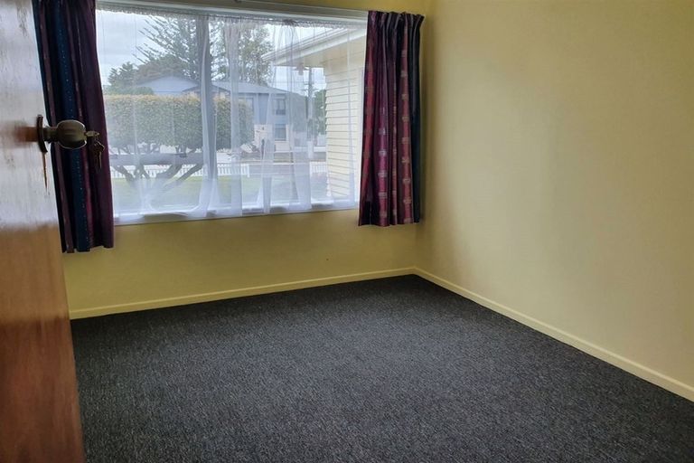 Photo of property in 36 Mckean Avenue, Manurewa, Auckland, 2102