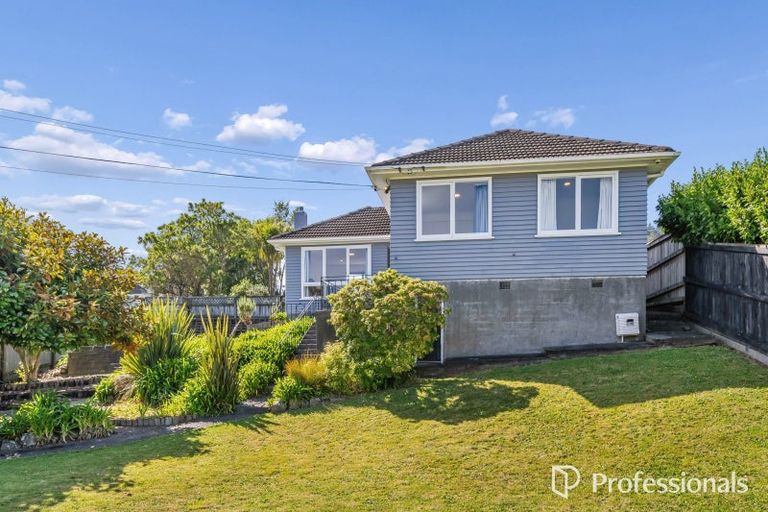 Photo of property in 9 Peel Place, Wainuiomata, Lower Hutt, 5014